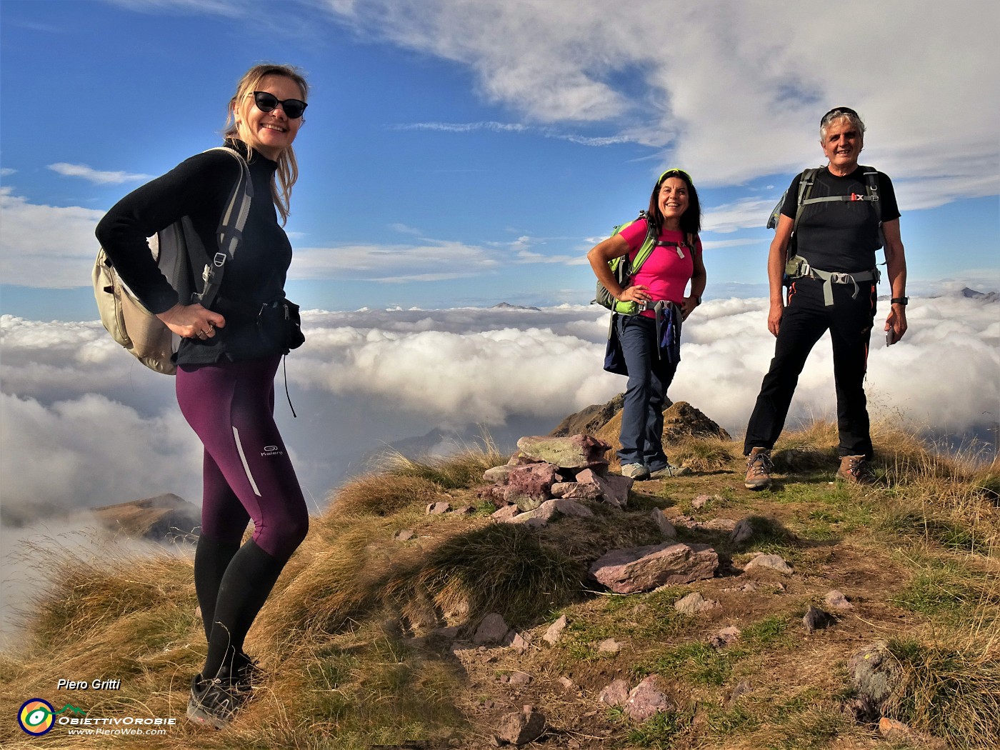 42 In vetta al Pietra Quadra (2376 m) con amico Stefano e signora .JPG -                                